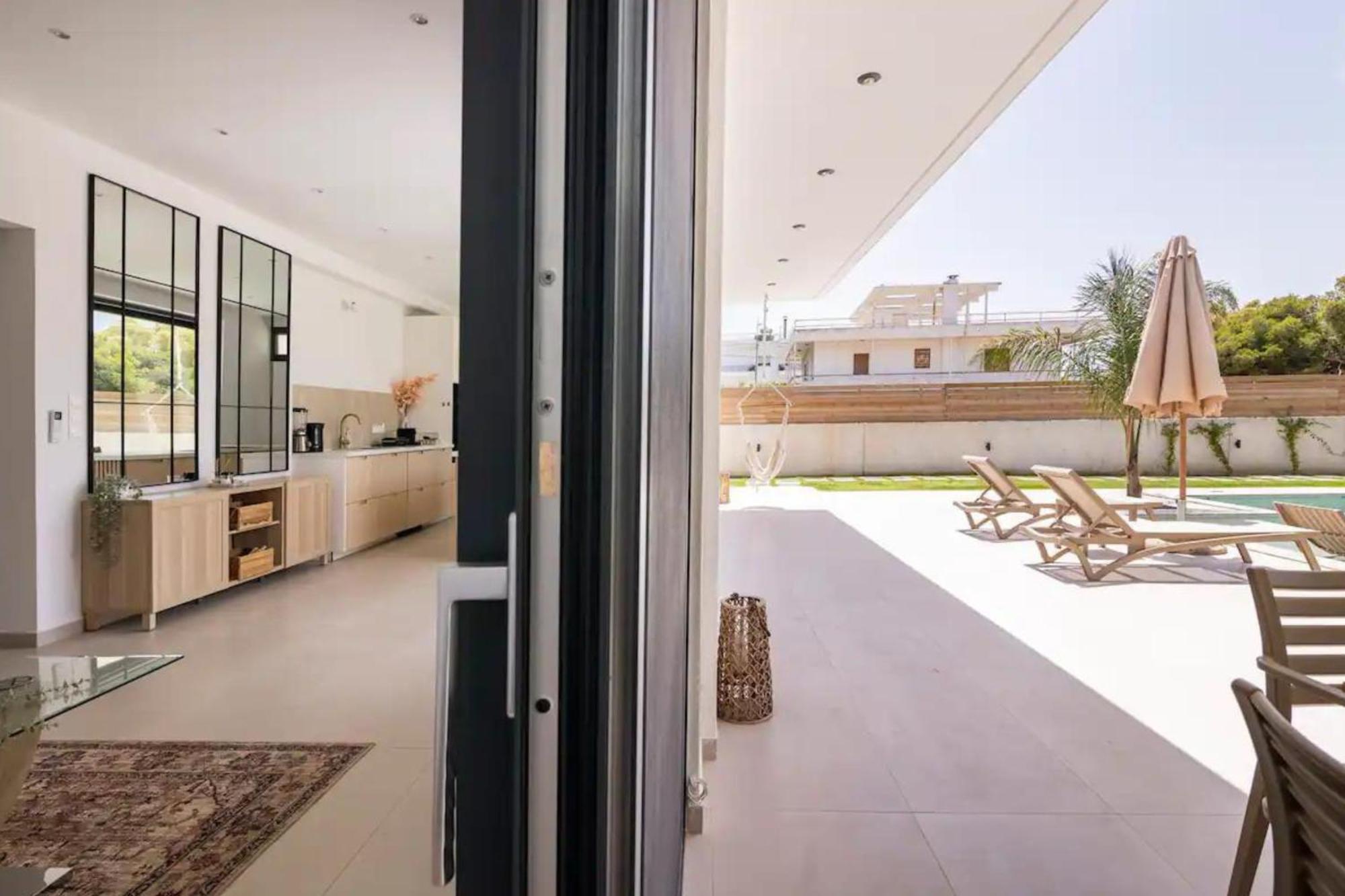 Villa Kala Loutraki - Private Pool & Sauna I Beach Esterno foto